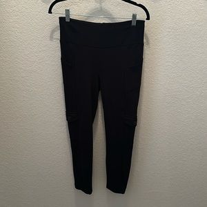 Cabi black size small cropped leggings